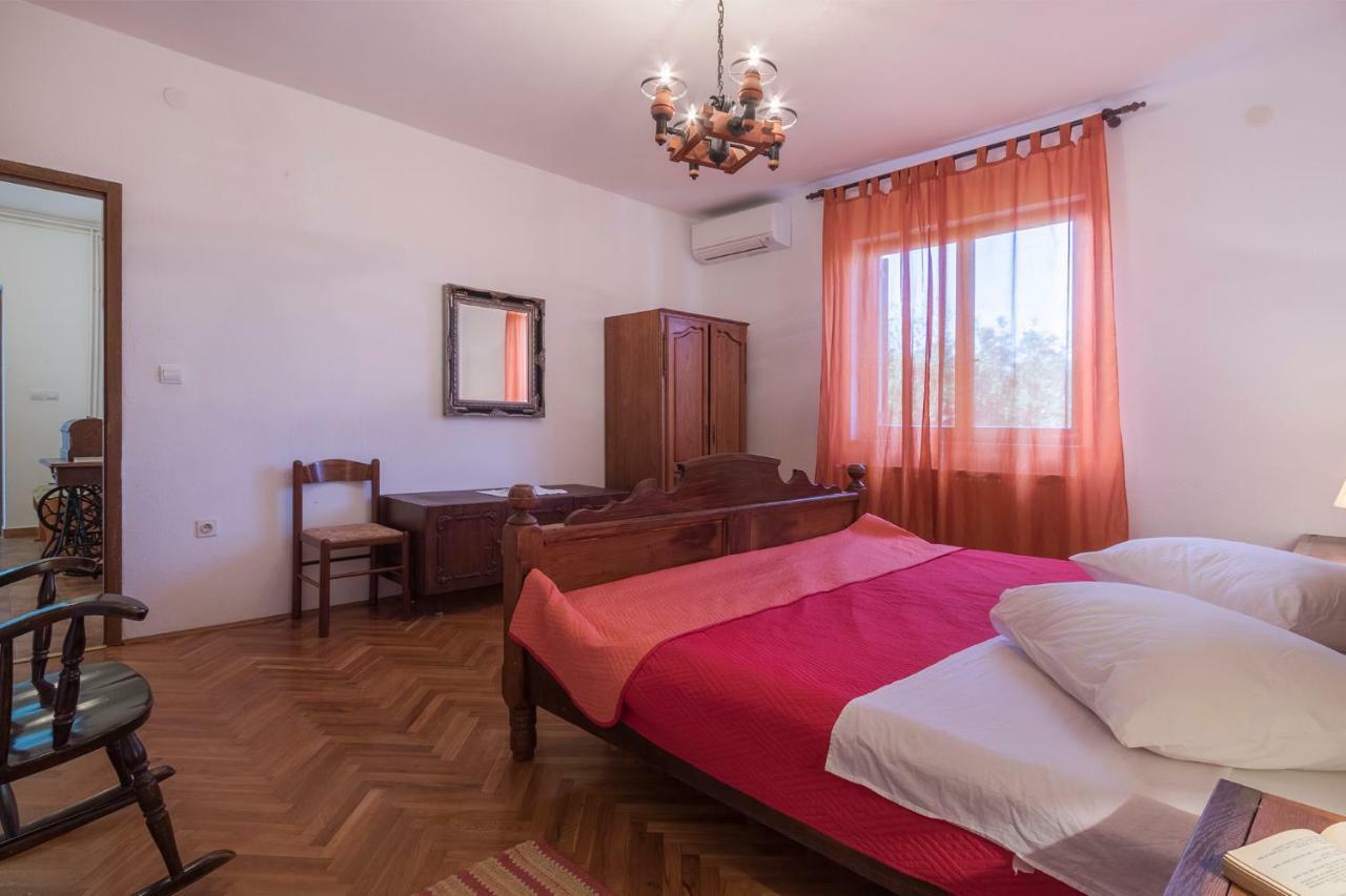 Vila Lokvanj Ližnjan Kültér fotó