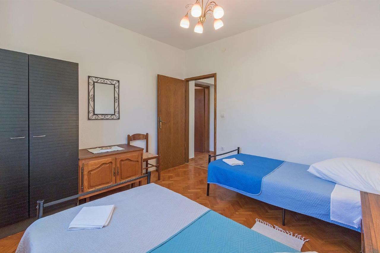 Vila Lokvanj Ližnjan Kültér fotó